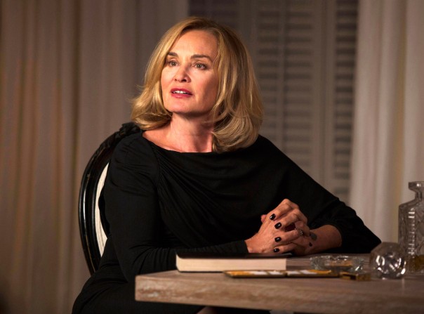 rs_1024x759-131022190147-1024.Jessica-Lange-American-Horror-Story-Coven.ms.102213